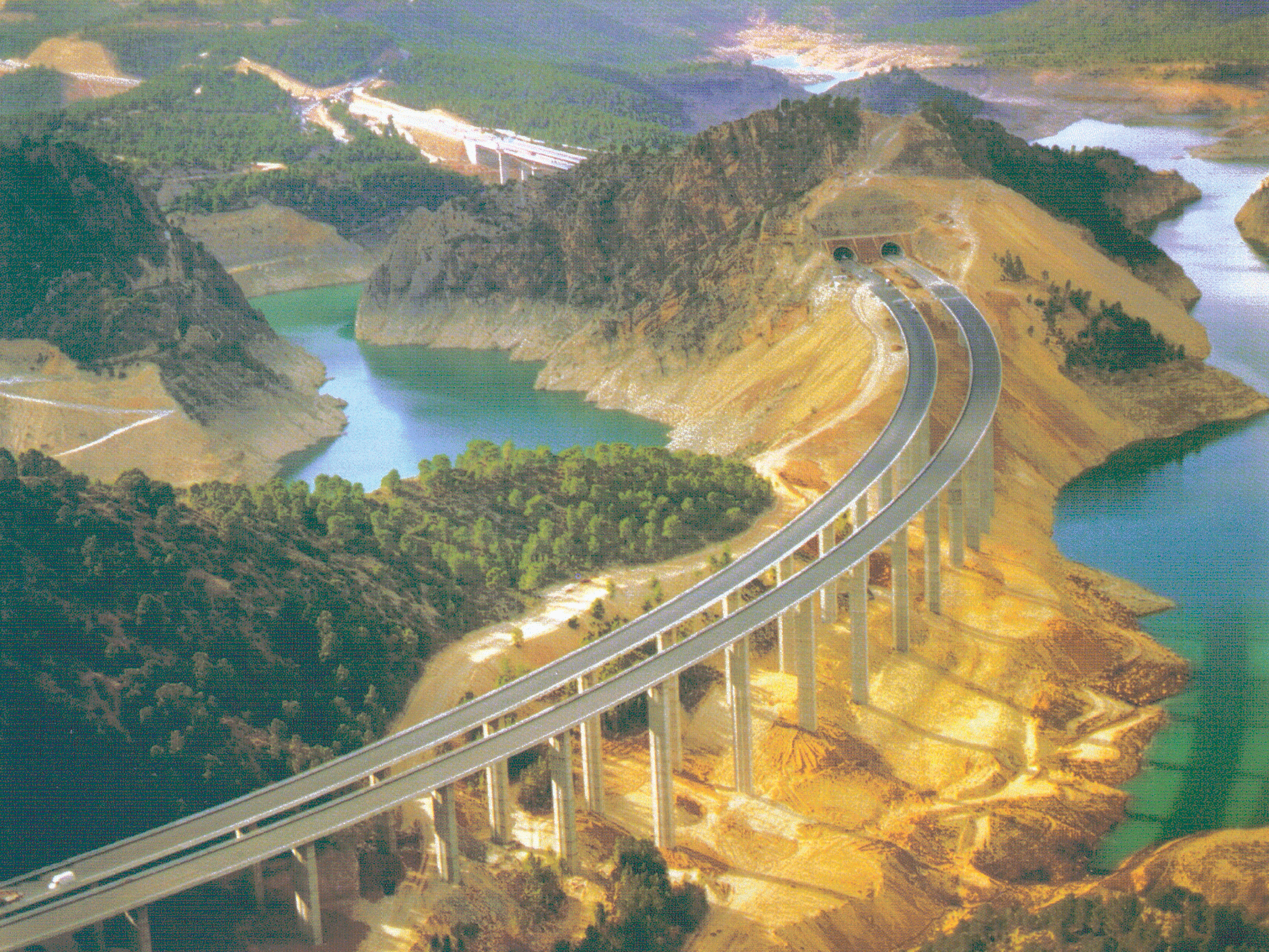 1999. Finalizan las obras en los dos últimos tramos aún pendientes de la Autovía Madrid-Valencia